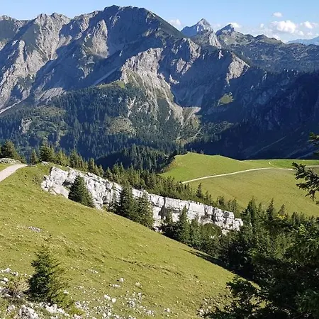 Eisenberg - Komfortables, Helles Mit Balkon Und Alpenblick Ruhig Gelegen In Mitte