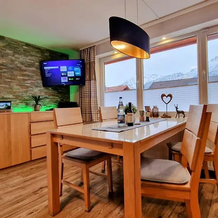 Eisenberg - Komfortables, Helles Mit Balkon Und Alpenblick Ruhig Gelegen In Mitte