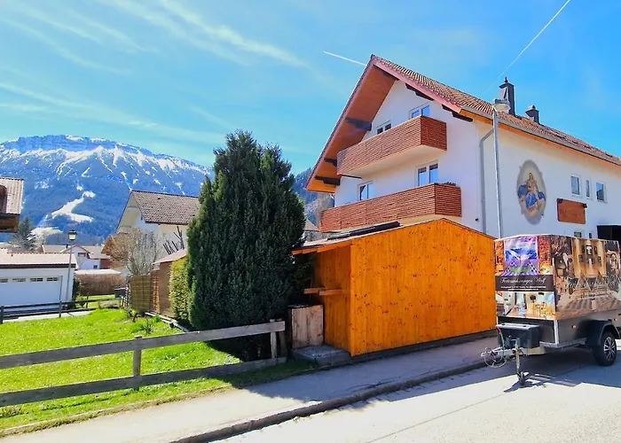 Eisenberg - Komfortables, Helles Mit Balkon Und Alpenblick Ruhig Gelegen In Mitte
