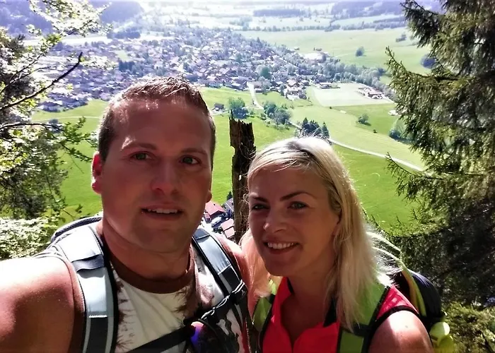 Eisenberg - Komfortables, Helles Mit Balkon Und Alpenblick Ruhig Gelegen In Mitte