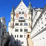 Eisenberg - Komfortables, Helles Mit Balkon Und Alpenblick Ruhig Gelegen In Mitte